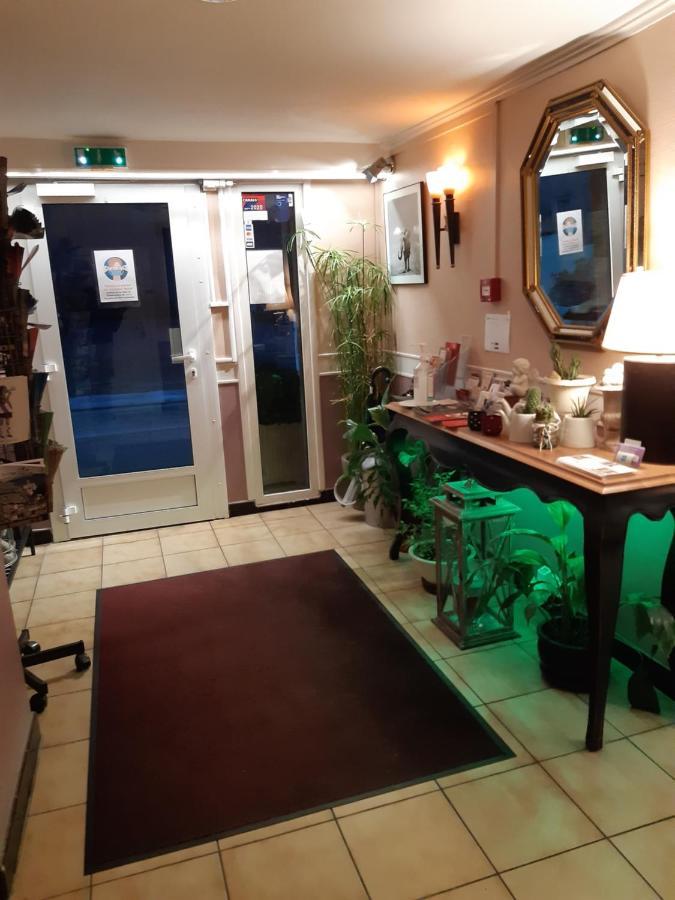 Hotel Du Tricastin Pierrelatte Eksteriør bilde