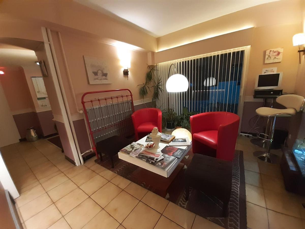 Hotel Du Tricastin Pierrelatte Eksteriør bilde