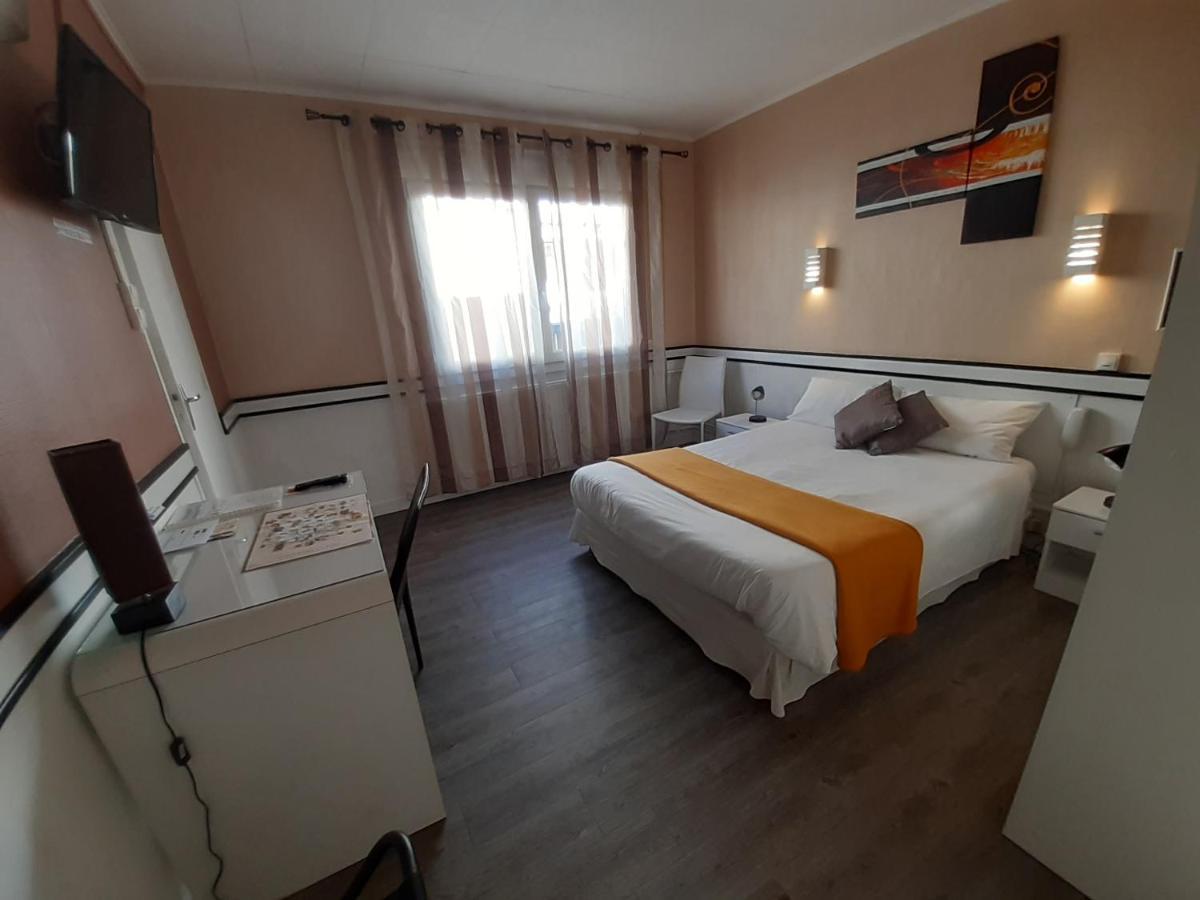 Hotel Du Tricastin Pierrelatte Eksteriør bilde