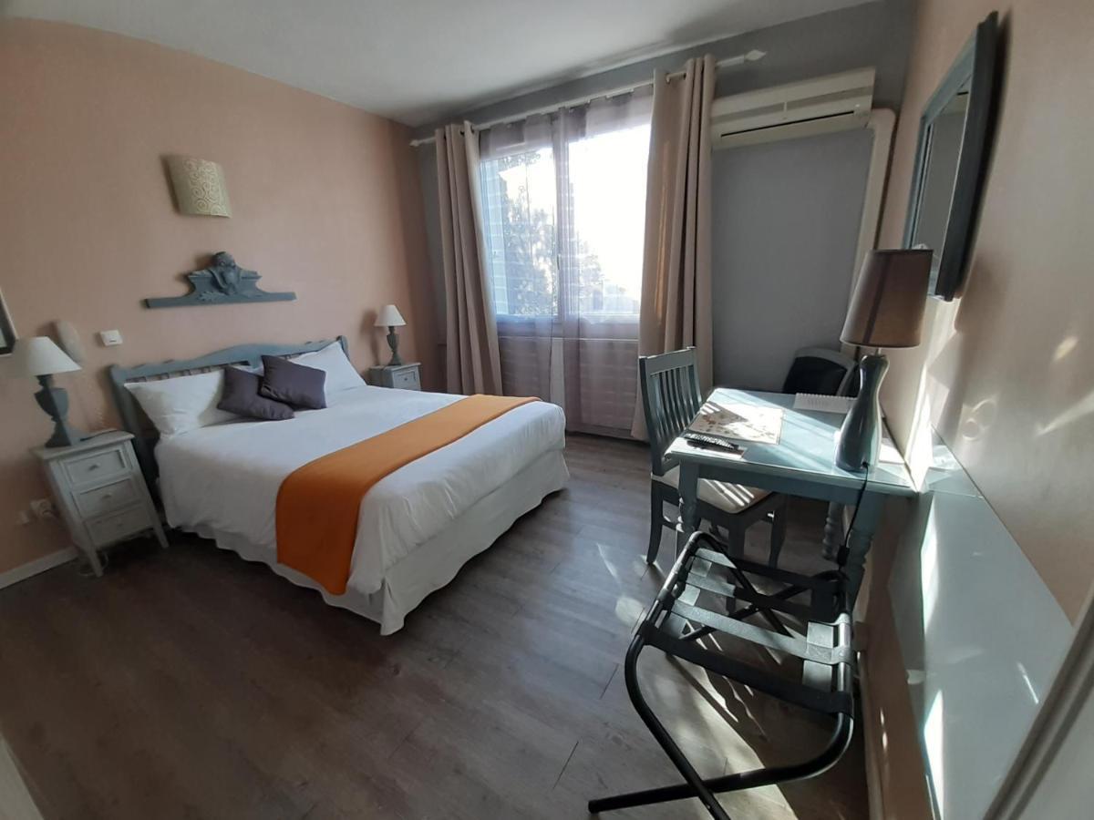 Hotel Du Tricastin Pierrelatte Eksteriør bilde