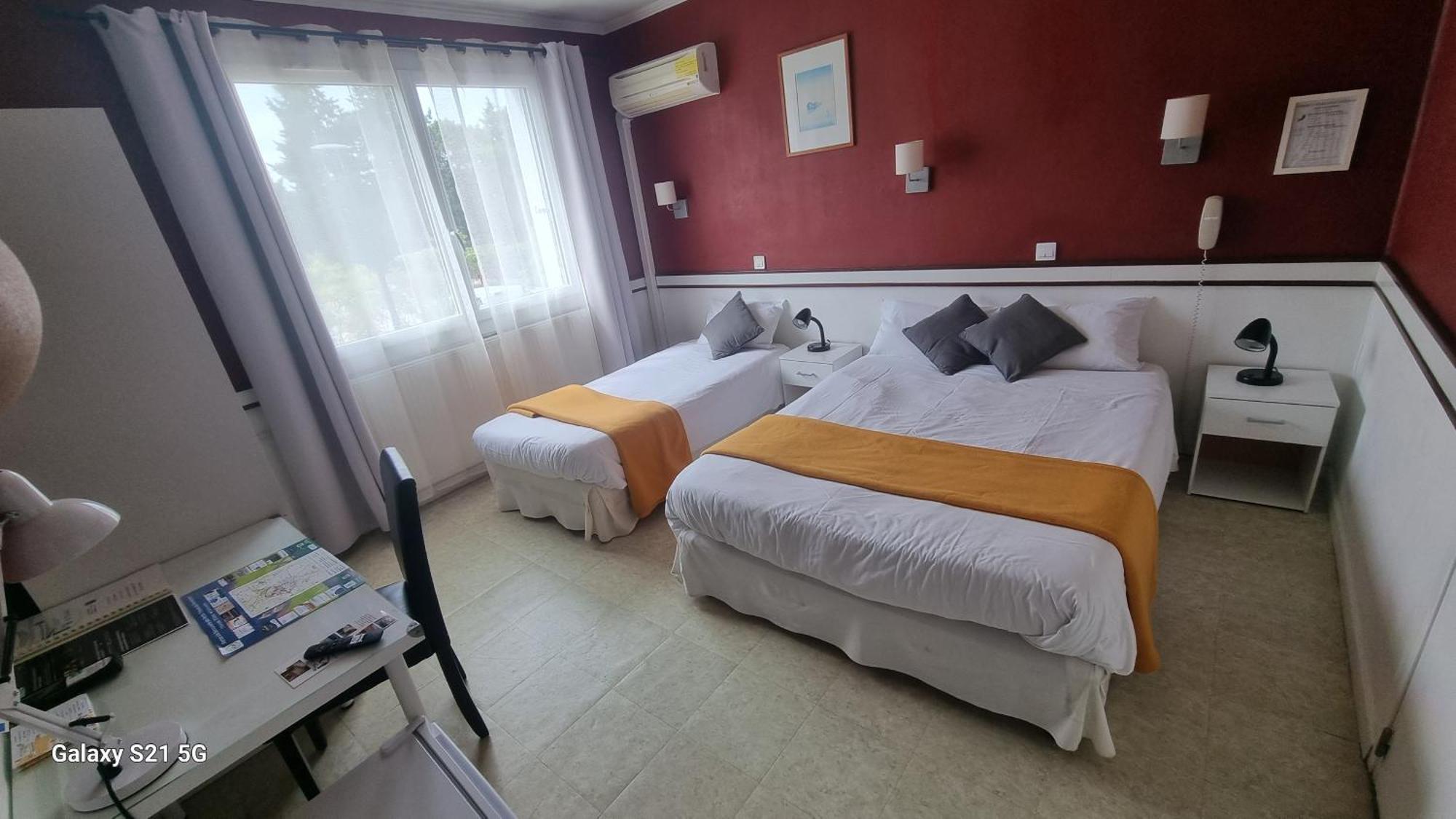 Hotel Du Tricastin Pierrelatte Eksteriør bilde