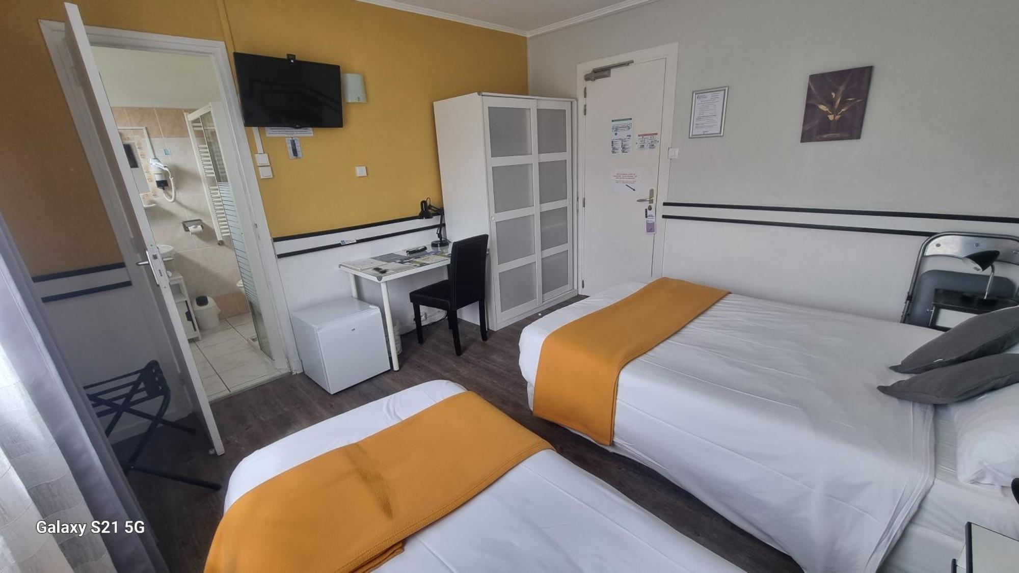 Hotel Du Tricastin Pierrelatte Eksteriør bilde