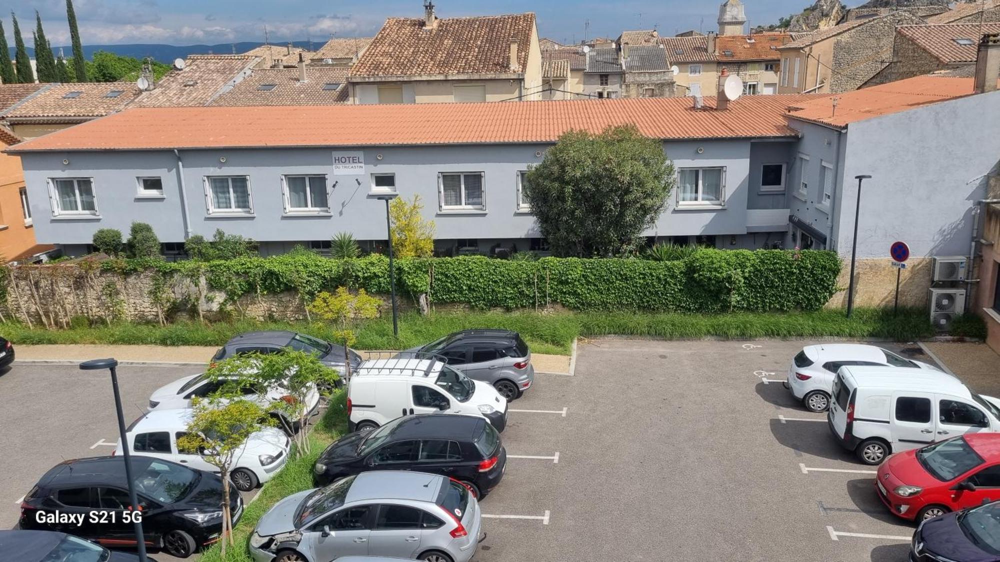Hotel Du Tricastin Pierrelatte Eksteriør bilde